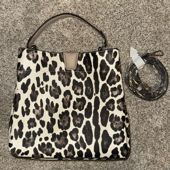 Jen&Co Vegan Leather Leopard Print Handbag NWOT - Picture 1 of 4